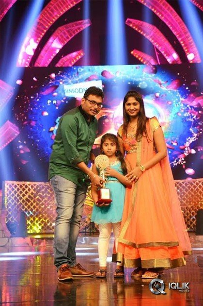 Praveena-Kadiyala-Gets-Adarsha-Mahila-Puraskaaram